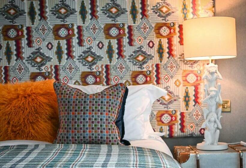 Hotel The Meadowpark Bar, Kitchen & Rooms