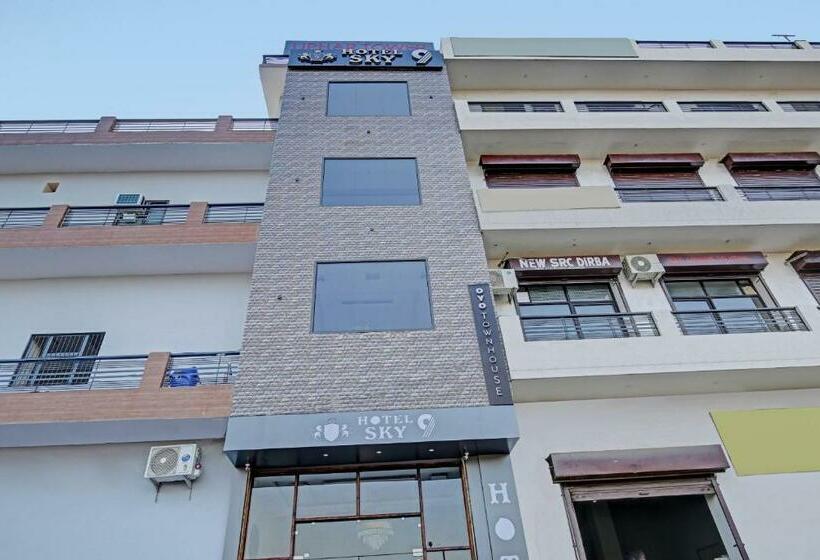 בית מלון כפרי Townhouse Sky