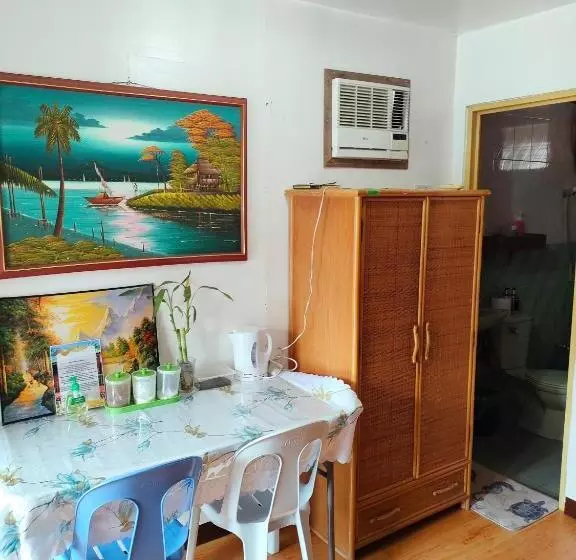 ペンション Puerto Galera Transient Kubo Guest Place