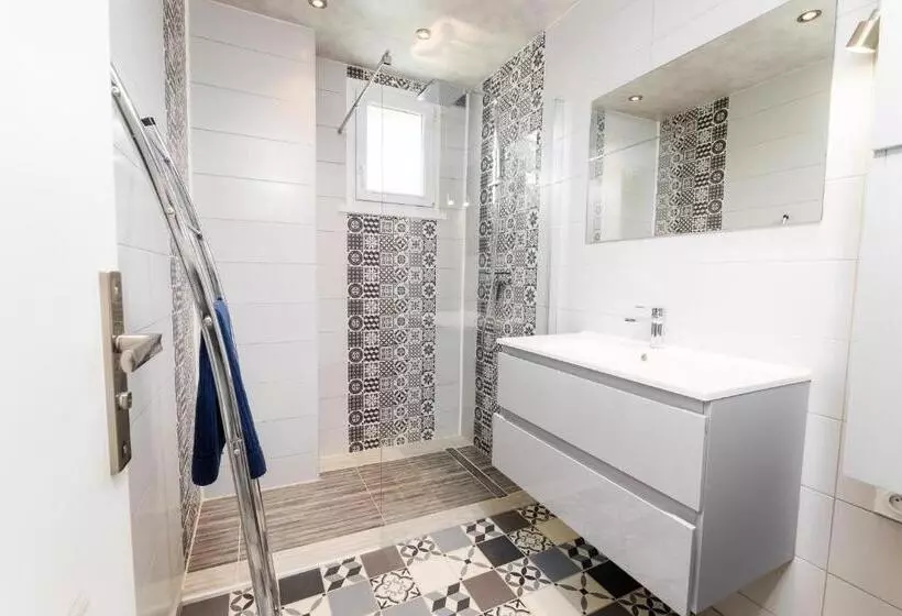 پانسیون Chambre Hote   Dormir Comme à La Maison