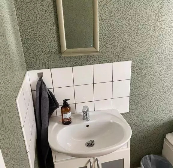 Elisabets Vandrarhem Hemse