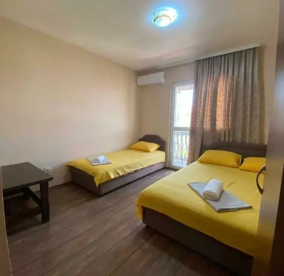 پانسیون Apartments And Rooms Grande Casa