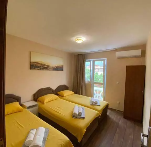 پانسیون Apartments And Rooms Grande Casa