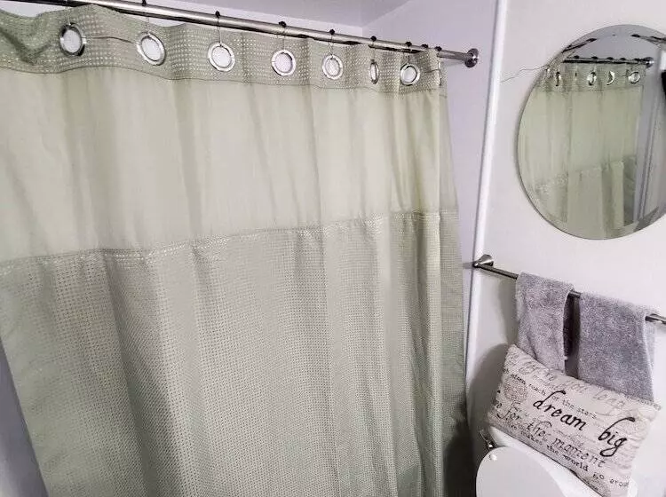 Majatalo Room In Guest Room   Yellow Rm Dover  Del State, Bayhealth  Dov Base