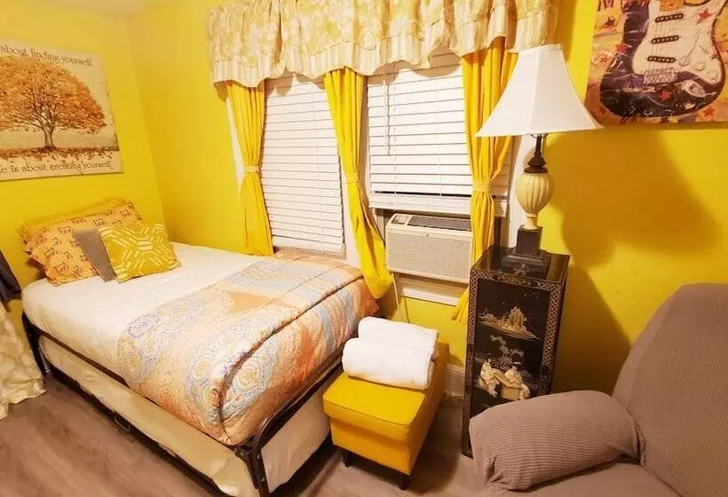 Majatalo Room In Guest Room   Yellow Rm Dover  Del State, Bayhealth  Dov Base