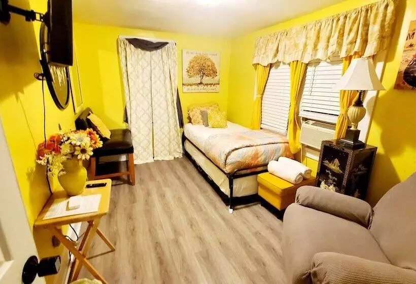 Majatalo Room In Guest Room   Yellow Rm Dover  Del State, Bayhealth  Dov Base