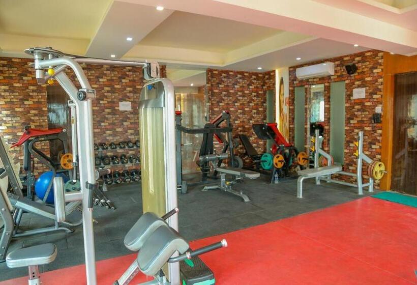 Four Leaf Hotel,budaun