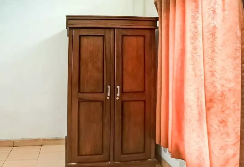 هتل Oyo 91160 Wisma Srijaya Syariah