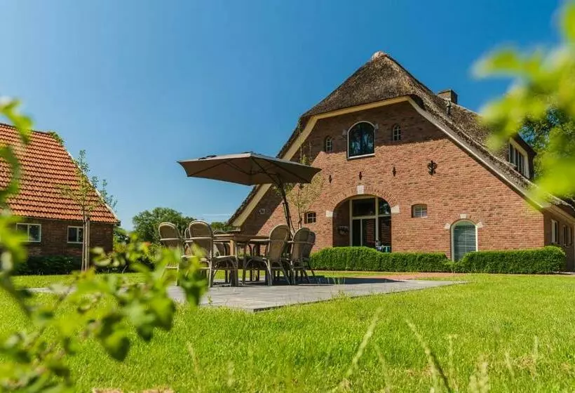 リゾートホテル Luxurious Holiday Farm 8 People