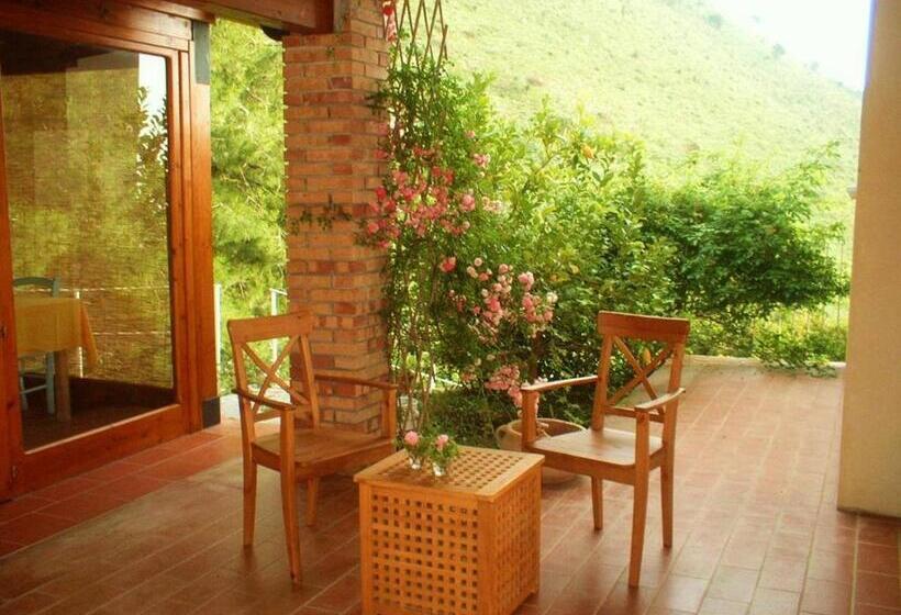 Отель Agriturismo Nappi   Azienda Agricola Piano Delle Vigne