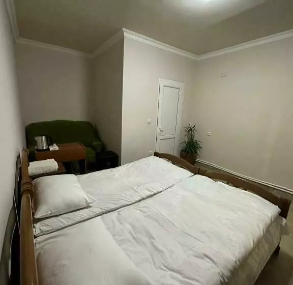 هتل کپسول Amigo