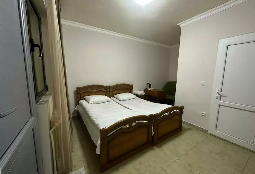 هتل کپسول Amigo