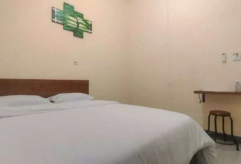 Hotelli Reddoorz @ Merauke City Center