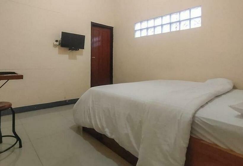 בית מלון כפרי Reddoorz @ Merauke City Center