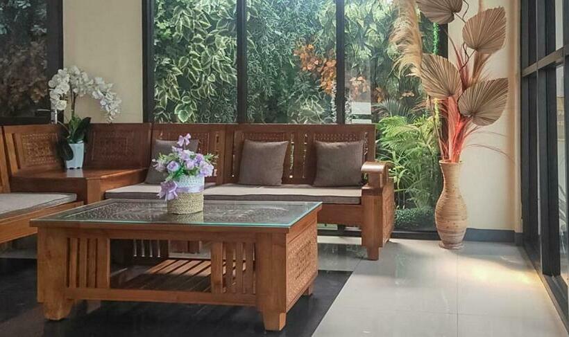 בית מלון כפרי Reddoorz @ Merauke City Center