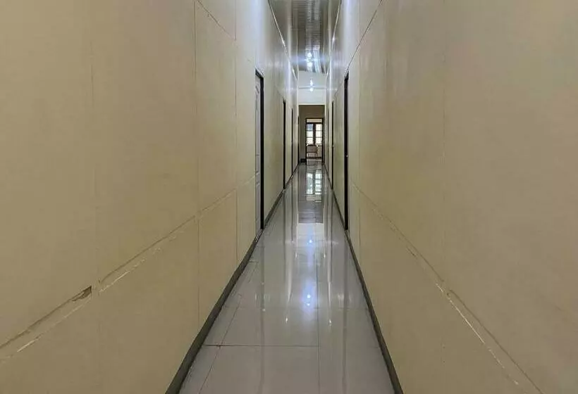 Hotelli Reddoorz @ Merauke City Center