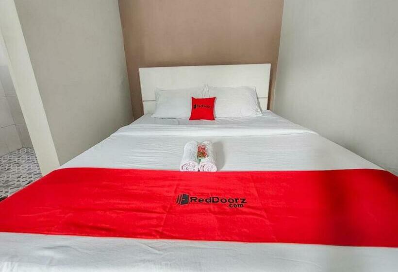 Hotell Reddoorz Near Alun Alun Batu 2