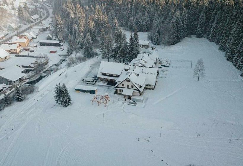 ペンション Orava Village