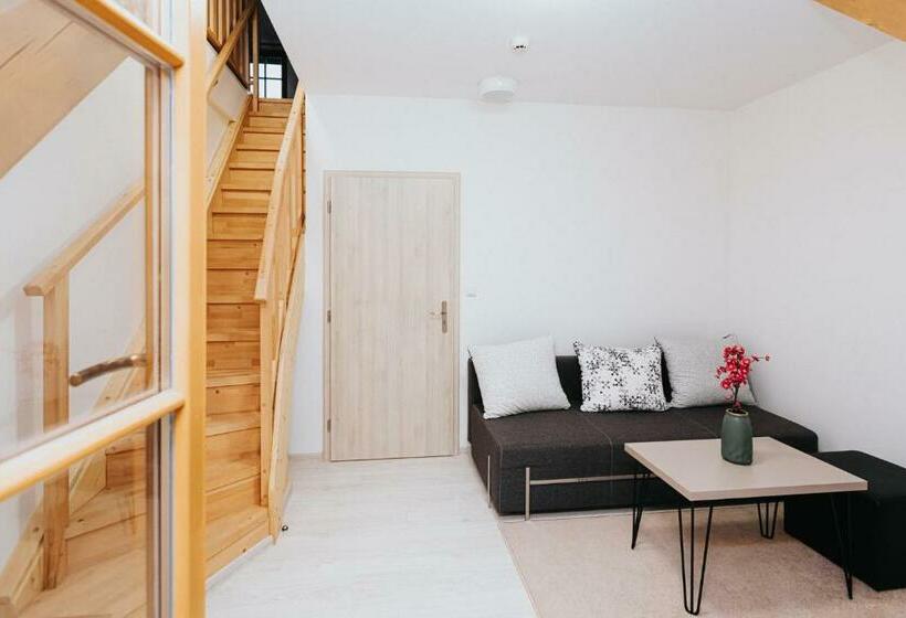 ペンション Orava Village