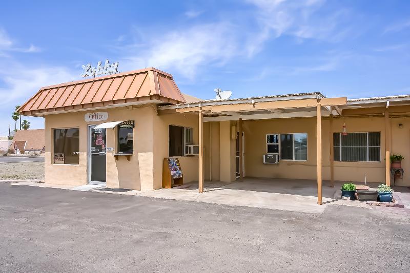 פונדק OYO Hotel Yuma AZ - I-8 US-95