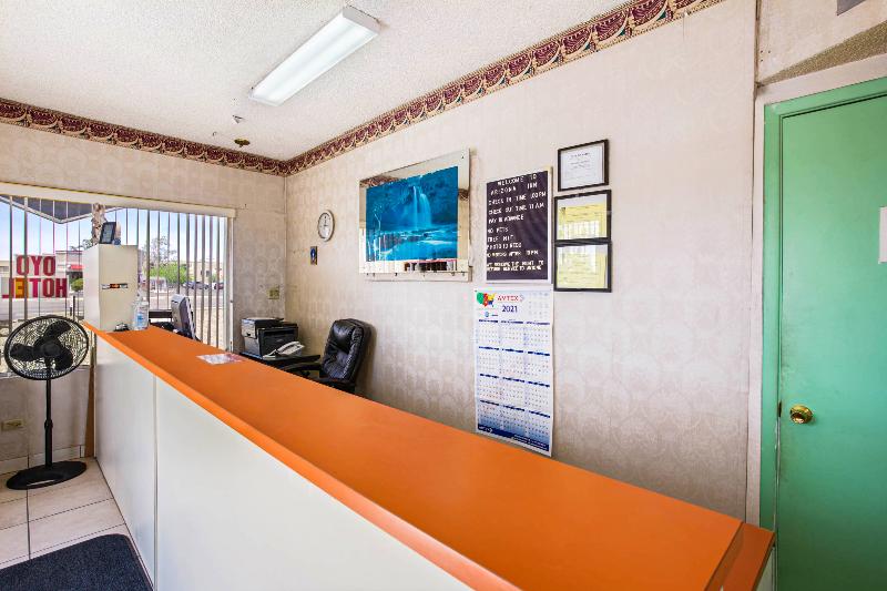 פונדק OYO Hotel Yuma AZ - I-8 US-95