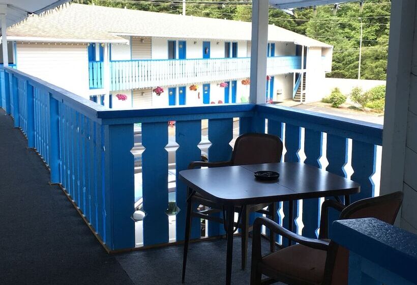 Fuller Lake Chemainus Motel