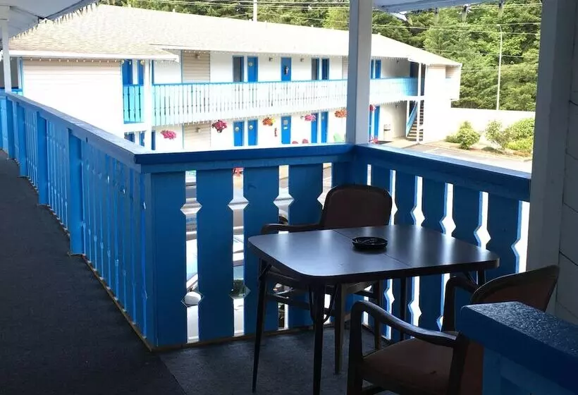 Fuller Lake Chemainus Motel