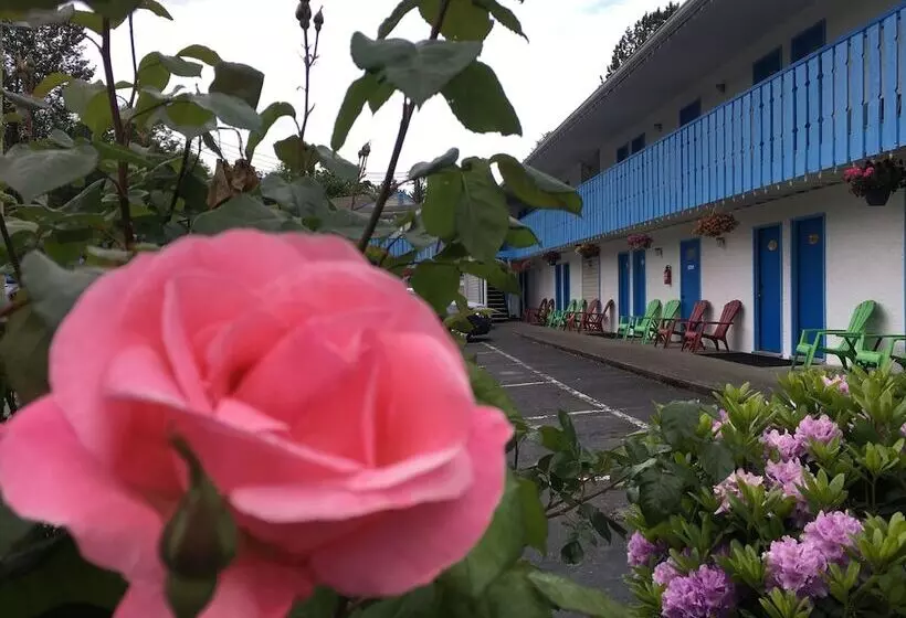 Fuller Lake Chemainus Motel