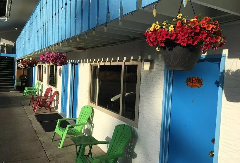 Fuller Lake Chemainus Motel