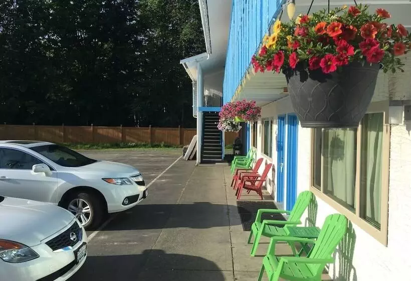 Fuller Lake Chemainus Motel