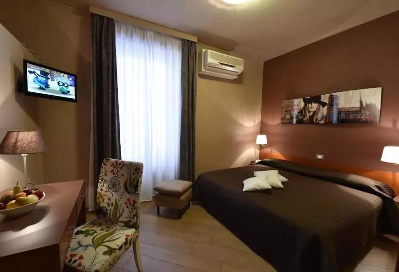Ambra Hotel   The Only Central Lakeside Hotel In Iseo