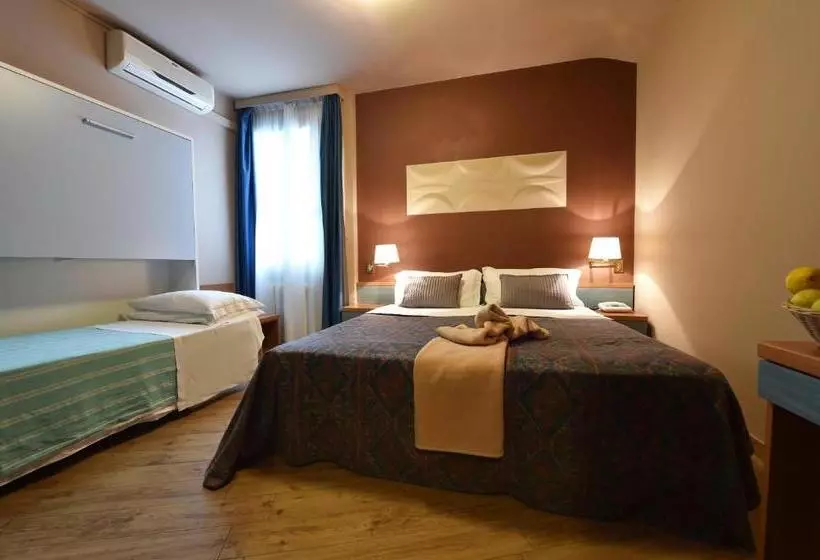 Ambra Hotel   The Only Central Lakeside Hotel In Iseo
