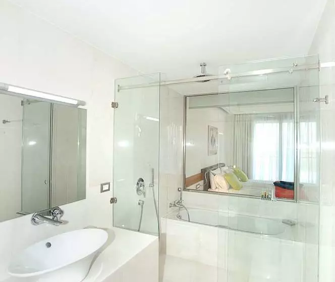 Отель Buca Beach Resort