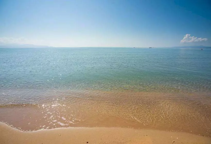 Отель Buca Beach Resort