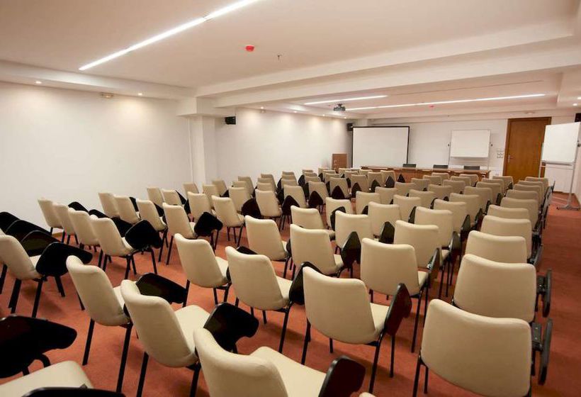 فندق Buca Beach Resort