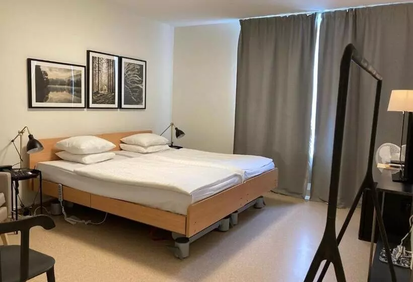 בית מלון כפרי L Morby Danderyd Hospital