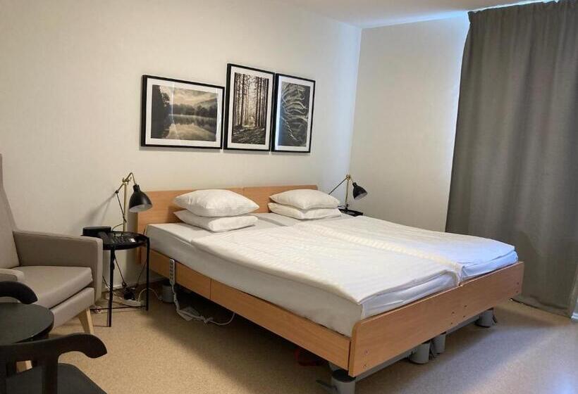 בית מלון כפרי L Morby  Danderyd Hospital