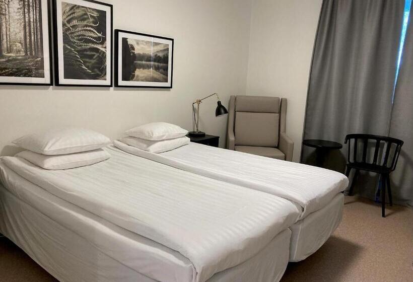 בית מלון כפרי L Morby  Danderyd Hospital