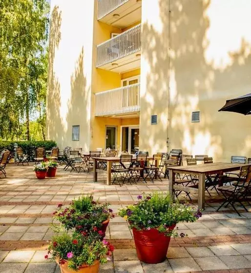 בית מלון כפרי L Morby Danderyd Hospital