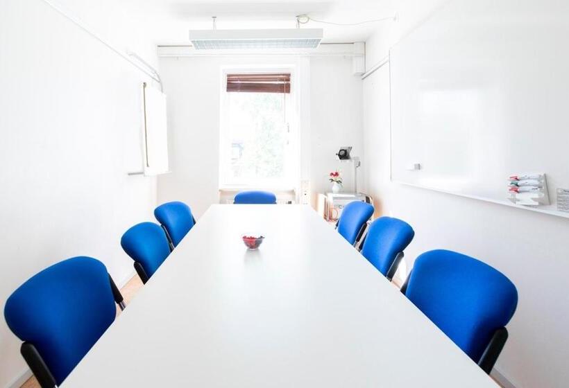 בית מלון כפרי L Morby  Danderyd Hospital