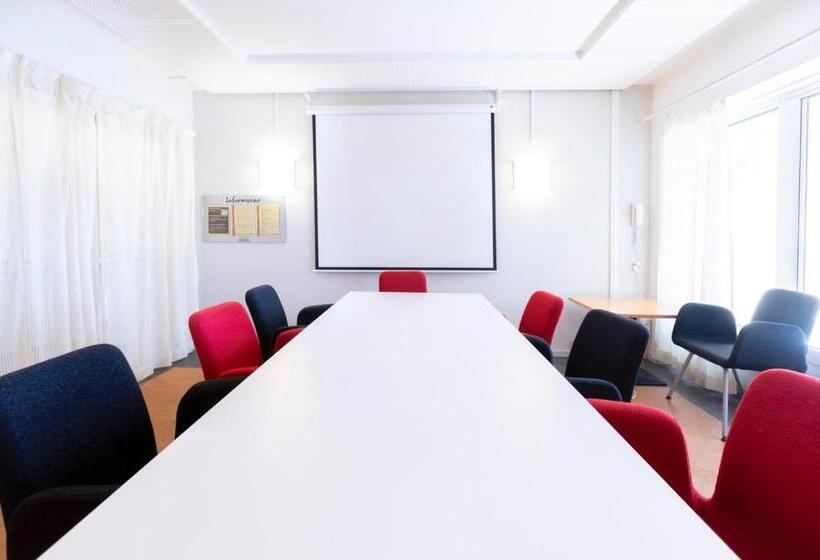 בית מלון כפרי L Morby  Danderyd Hospital