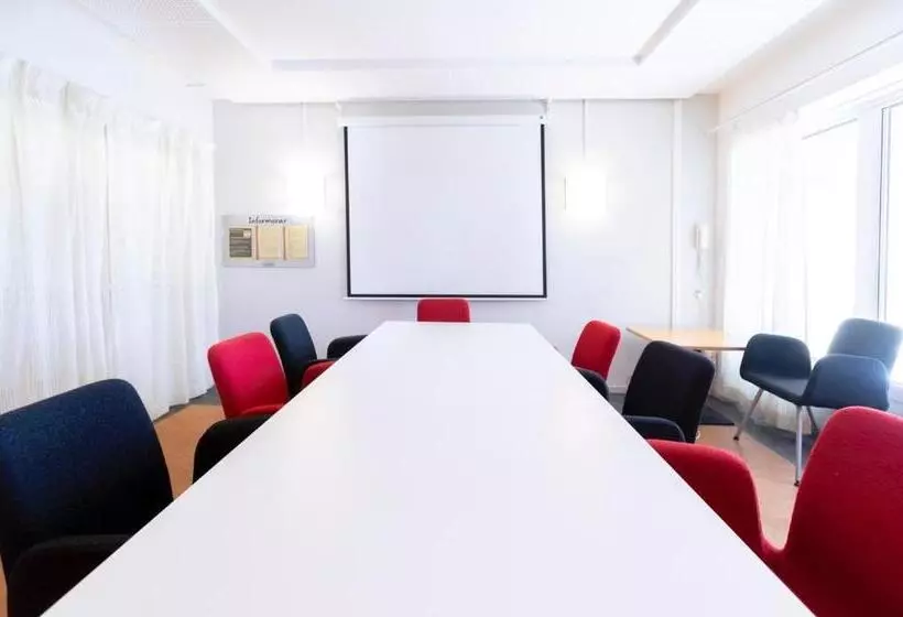 בית מלון כפרי L Morby Danderyd Hospital