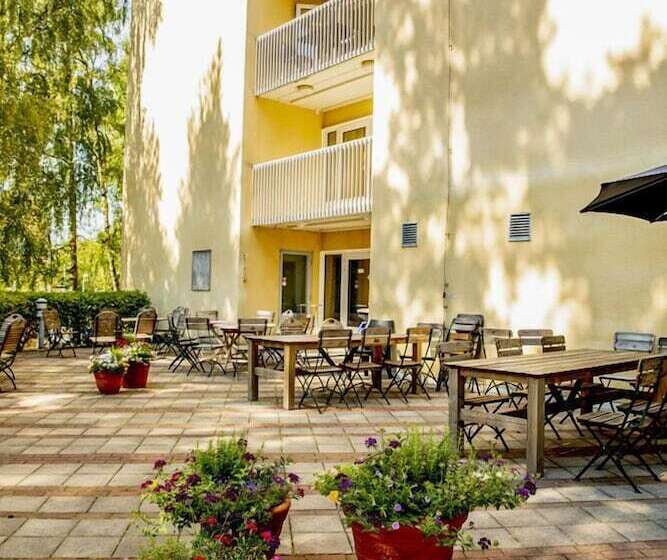 בית מלון כפרי L Morby  Danderyd Hospital