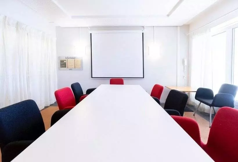 בית מלון כפרי L Morby Danderyd Hospital