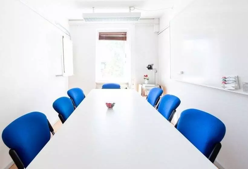 בית מלון כפרי L Morby Danderyd Hospital