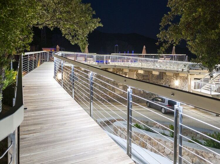 酒店 La Perla Del Golfo