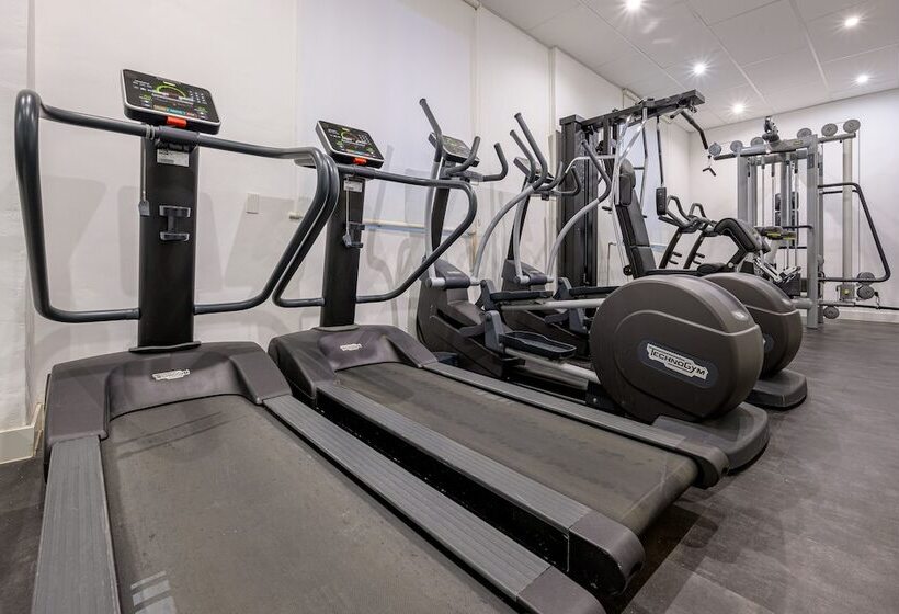 هتل Neomagna Madrid