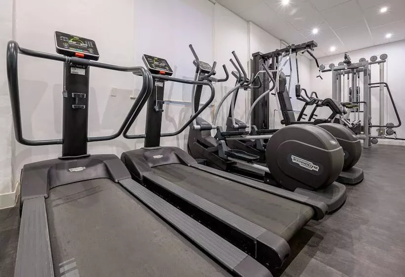 هتل Neomagna Madrid