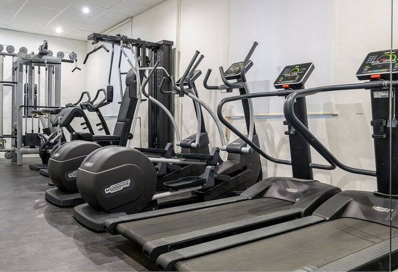 هتل Neomagna Madrid