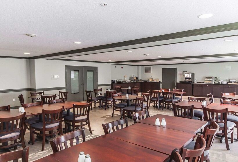 Velora Hinton, Ascend Hotel Collection